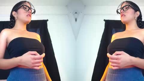 Snapshot of isis_valen chatting on 12/03/25, 12:36 isis_valen online show from 12/03/25, 12:36