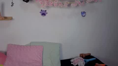 Isisjones18 online show from 11/12/25, 09:32