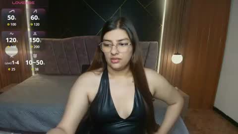 ISIS ROSEE online show from 06/16/26, 12:08
