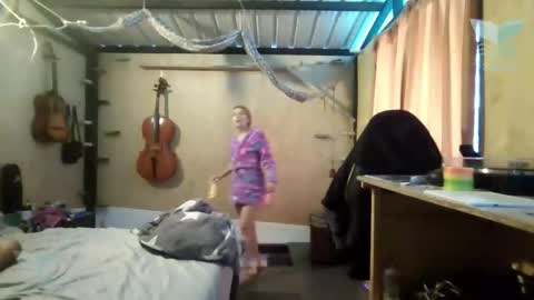 Isis SUN online show from 02/15/26, 10:50