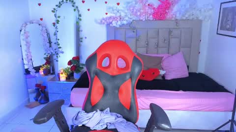 Isla Rosee18 online show from 04/21/26, 01:53