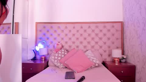 Vanessa online show from 10/27/25, 02:48