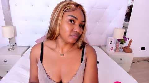 Vanessa online show from 11/23/25, 11:21