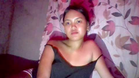 Snapshot of island_girl888 chatting on 05/14/26, 11:17 siri online show from 05/14/26, 11:17