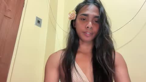 Snapshot of island_girlxxx chatting on 06/05/26, 01:23 Alona online show from 06/05/26, 01:23