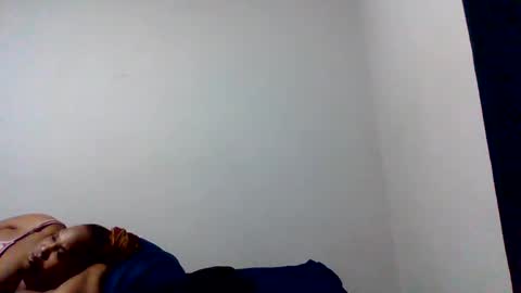 Snapshot of islandmaker chatting on 09/23/25, 10:02 islandmaker online show from 09/23/25, 10:02