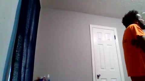 Snapshot of islandmaker chatting on 02/06/26, 06:55 islandmaker online show from 02/06/26, 06:55