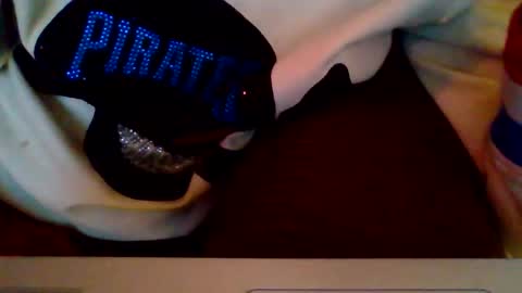 Snapshot of islandmaker chatting on 02/19/26, 10:11 islandmaker online show from 02/19/26, 10:11