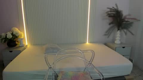 IslaScott online show from 05/12/26, 11:51