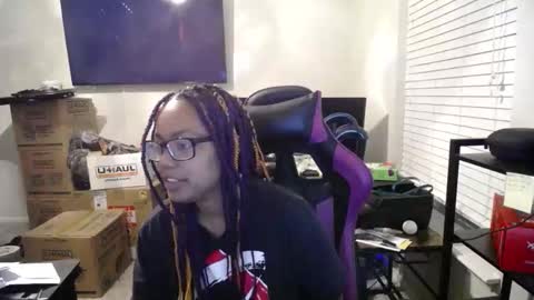 Snapshot of islothonit chatting on 04/04/26, 03:49 Sharice online show from 04/04/26, 03:49