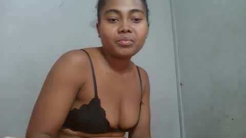 ismayrah online show from 04/20/26, 06:16