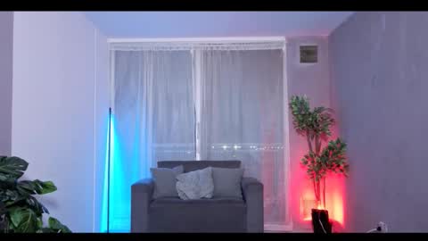 Julyane online show from 10/20/25, 12:22