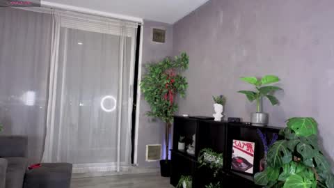 Julyane online show from 04/11/26, 12:37