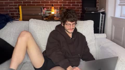 isocialmedia online show from 02/03/26, 12:21