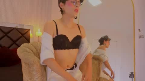 Isol online show from 04/18/26, 08:09