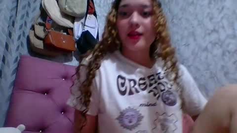 Snapshot of issa30213 chatting on 02/28/25, 01:05 Issa online show from 02/28/25, 01:05