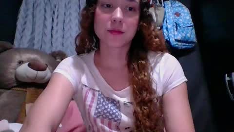 Snapshot of issa30213 chatting on 10/13/25, 01:49 Issa online show from 10/13/25, 01:49