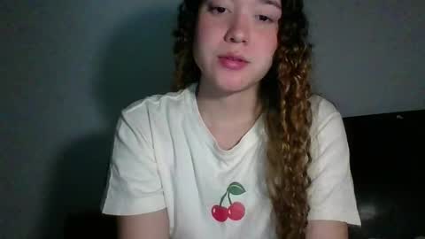 Snapshot of issa30213 chatting on 12/15/25, 02:49 Issa online show from 12/15/25, 02:49