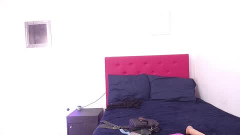 issa_kitty online show from 12/24/24, 02:01