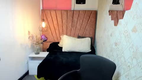 ISSA MILF online show from 10/01/25, 01:17