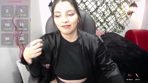 Issa  online show from 11/11/25, 03:23