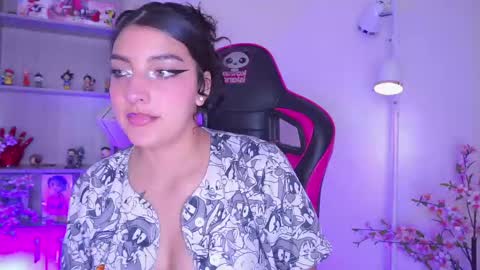 Snapshot of issa_rosse_ chatting on 06/09/26, 06:08 ISSA online show from 06/09/26, 06:08