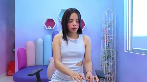 Snapshot of issa_skinny_ chatting on 09/13/25, 11:32 Issa Skinny online show from 09/13/25, 11:32