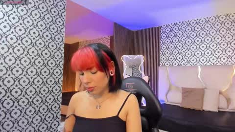 Issa online show from 02/08/26, 03:21