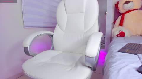 Isa  online show from 01/17/25, 10:55