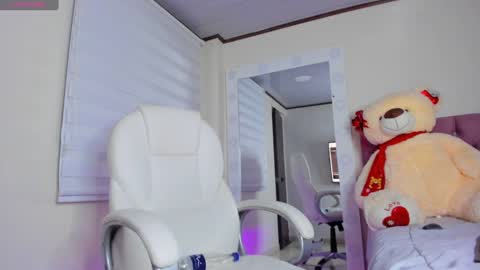 Isa  online show from 01/23/25, 08:15