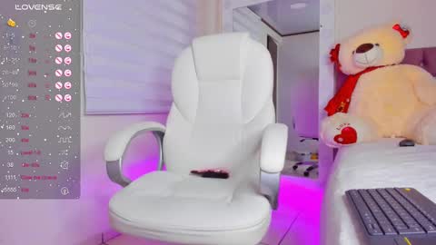 Isa  online show from 03/12/25, 09:44