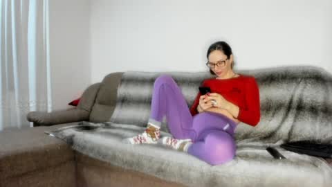 Issabelle online show from 02/08/25, 11:01