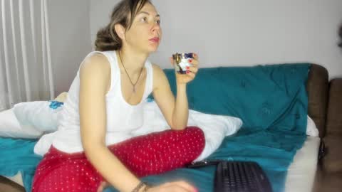 Issabelle online show from 02/13/25, 05:37