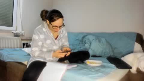 Issabelle online show from 02/25/25, 06:36