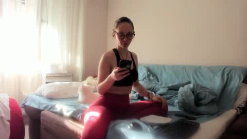 Issabelle online show from 02/26/25, 06:47