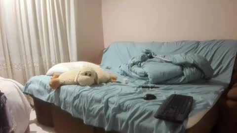 Issabelle online show from 11/23/25, 06:46