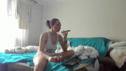 Issabelle online show from 03/24/26, 06:29