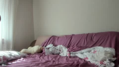 Issabelle online show from 04/23/26, 07:30