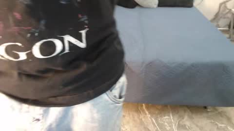 Issack online show from 04/23/26, 02:57