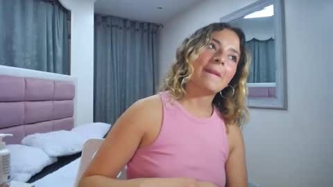 issadorajames online show from 12/26/24, 09:37