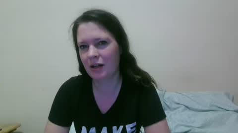 issamayy333 online show from 10/15/25, 02:55