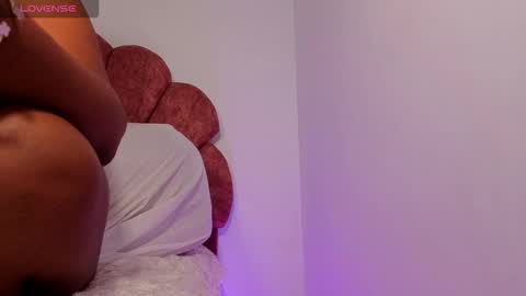 Snapshot of issanoirr chatting on 11/30/25, 06:56 issamar online show from 11/30/25, 06:56