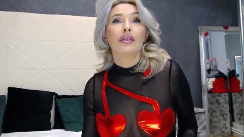 IssaSmyth online show from 01/11/26, 04:01