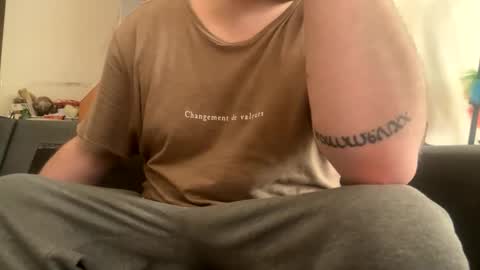 Snapshot of issazorro chatting on 01/18/26, 01:48 issazorro online show from 01/18/26, 01:48