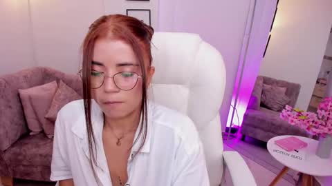 issi_loren online show from 10/24/25, 03:19