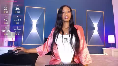 Snapshot of issyrosse chatting on 01/22/25, 12:17 Isabelle online show from 01/22/25, 12:17