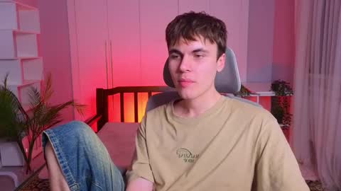 Maks online show from 01/31/25, 02:17