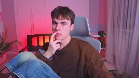 Maks online show from 02/01/25, 01:41