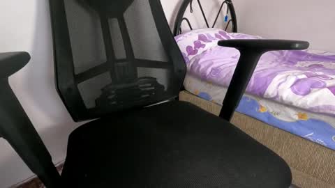 Snapshot of istanbullian chatting on 03/01/25, 01:40 erdem online show from 03/01/25, 01:40