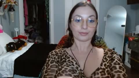Bella Bloom online show from 02/03/25, 07:51